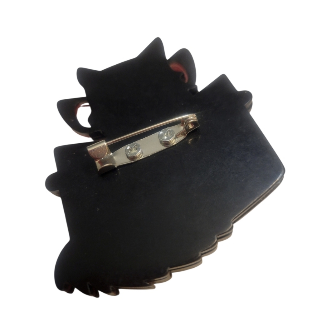 Whimsical Brooch Cat Reading a Book! - Picture 7 of 7
